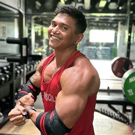 justin vicky squat video|Bodybuilder Justyn Vicky Dead at 33 After Barbell。